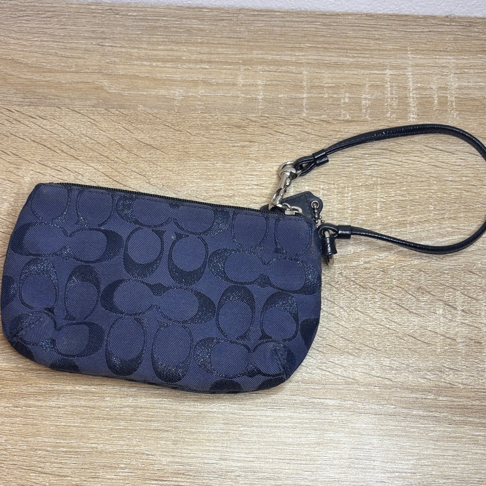 Vintage Coach Navy and Black Wristlet Clutch - Picture 4 of 4
